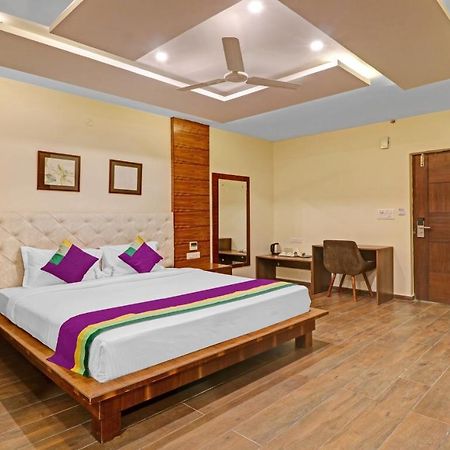 Treebo Premium Runway Suites, Marathahalli Bangalore Exteriör bild