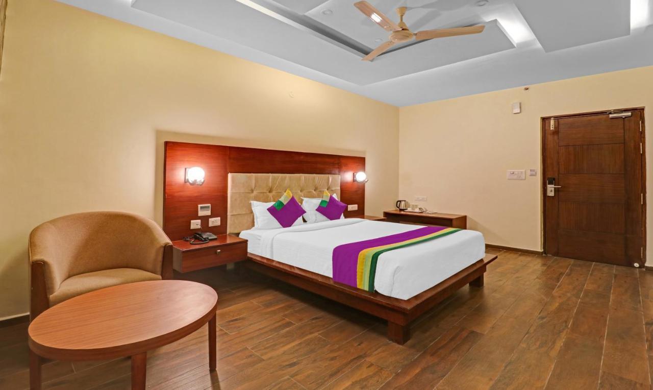 Treebo Premium Runway Suites, Marathahalli Bangalore Exteriör bild