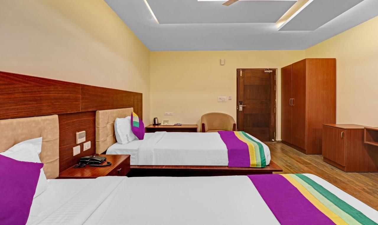 Treebo Premium Runway Suites, Marathahalli Bangalore Exteriör bild