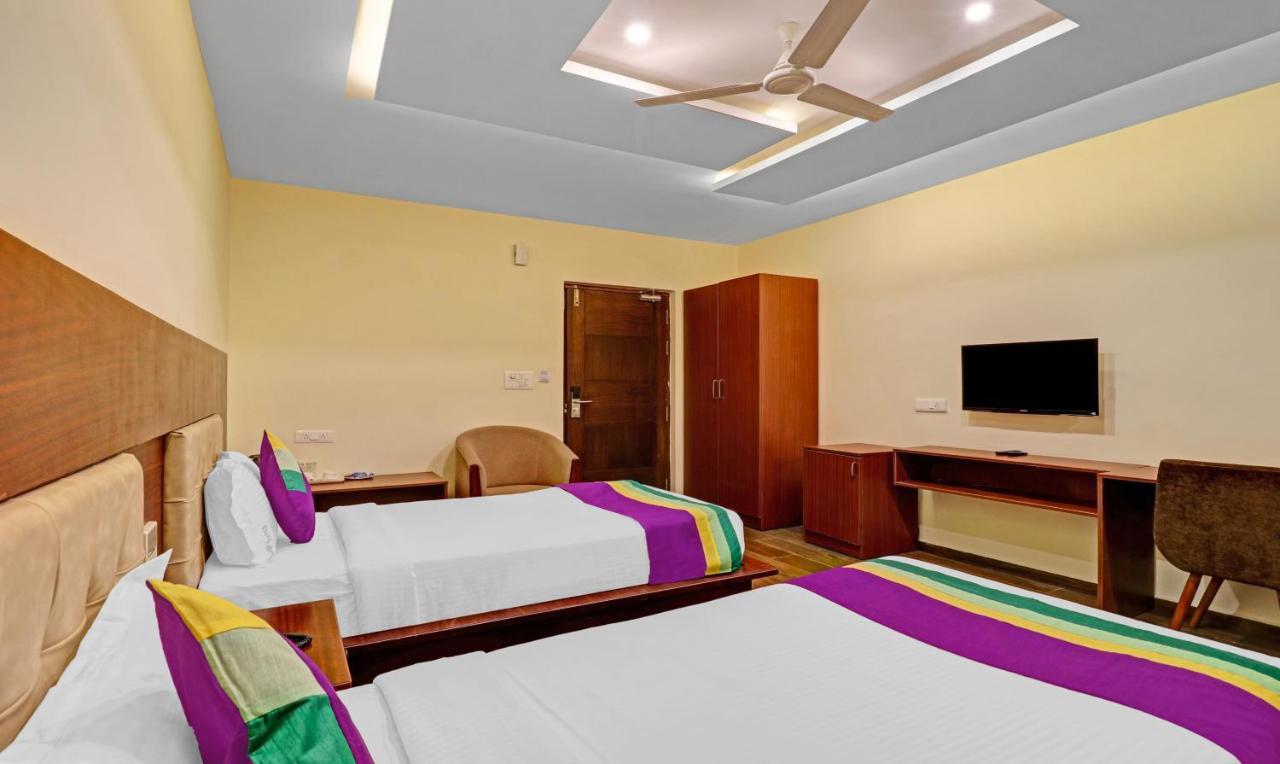 Treebo Premium Runway Suites, Marathahalli Bangalore Exteriör bild