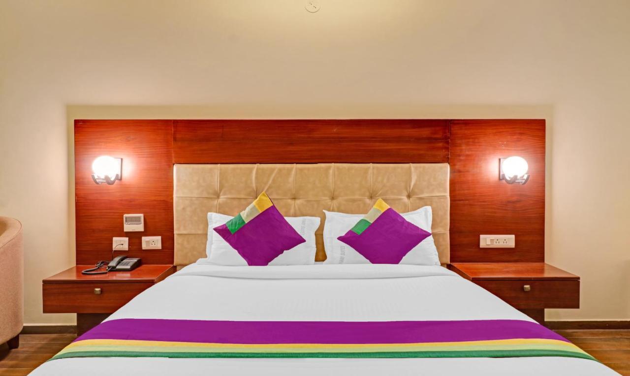 Treebo Premium Runway Suites, Marathahalli Bangalore Exteriör bild