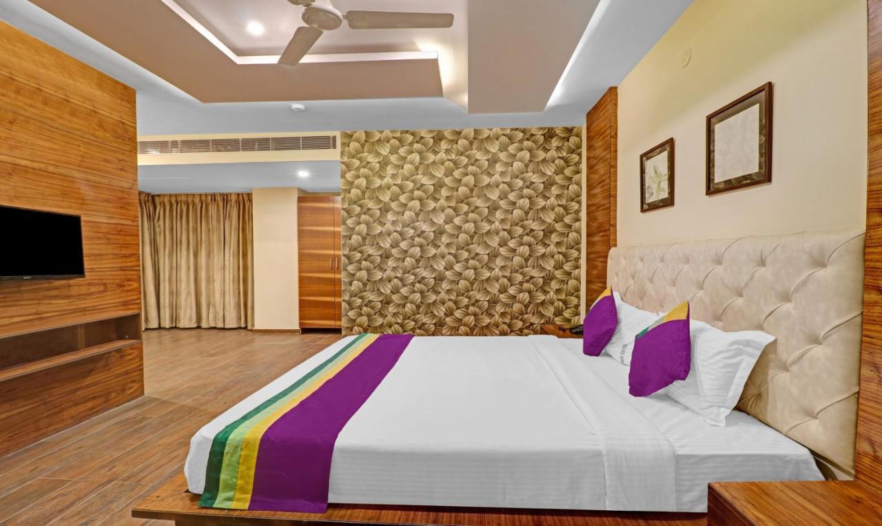 Treebo Premium Runway Suites, Marathahalli Bangalore Exteriör bild