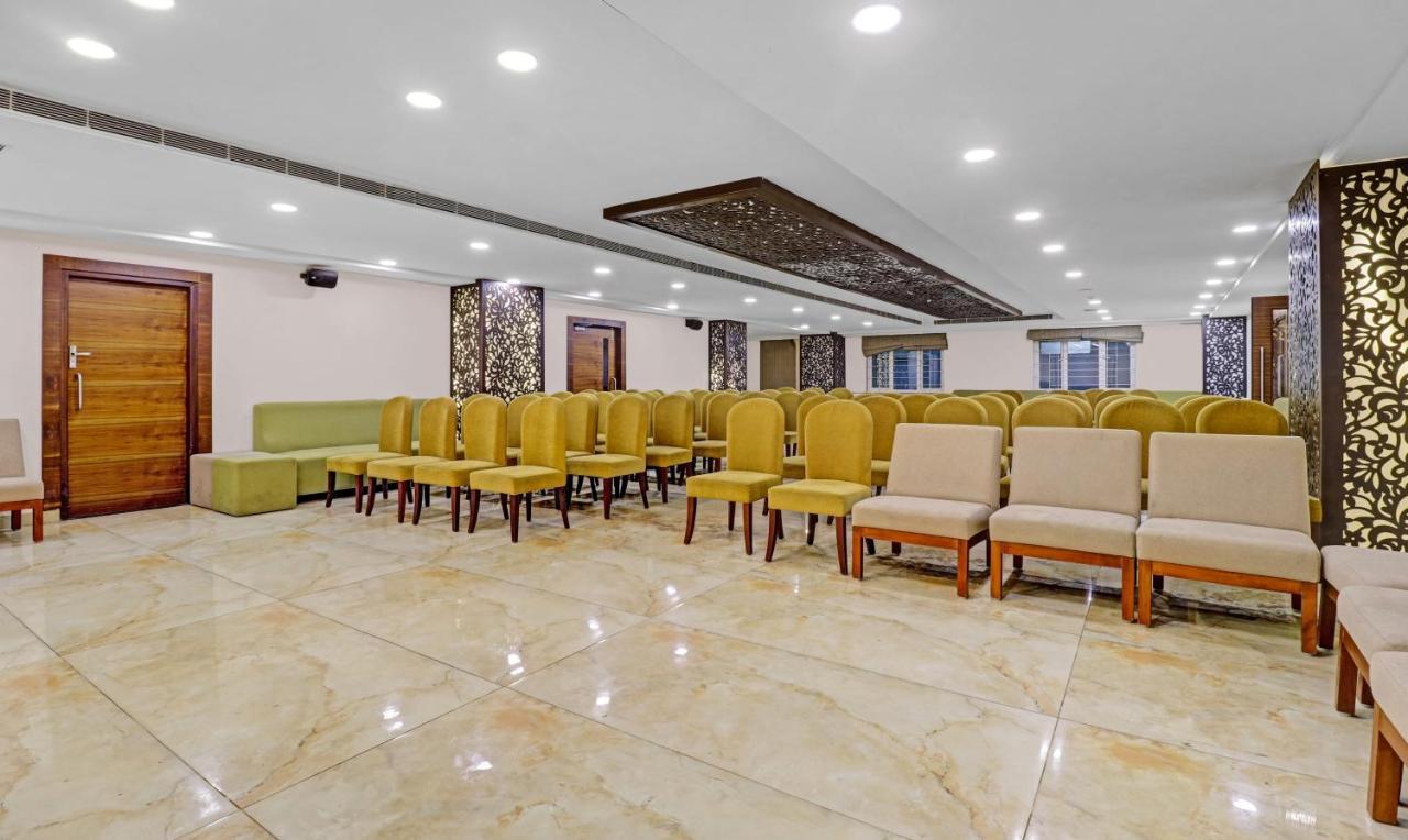 Treebo Premium Runway Suites, Marathahalli Bangalore Exteriör bild