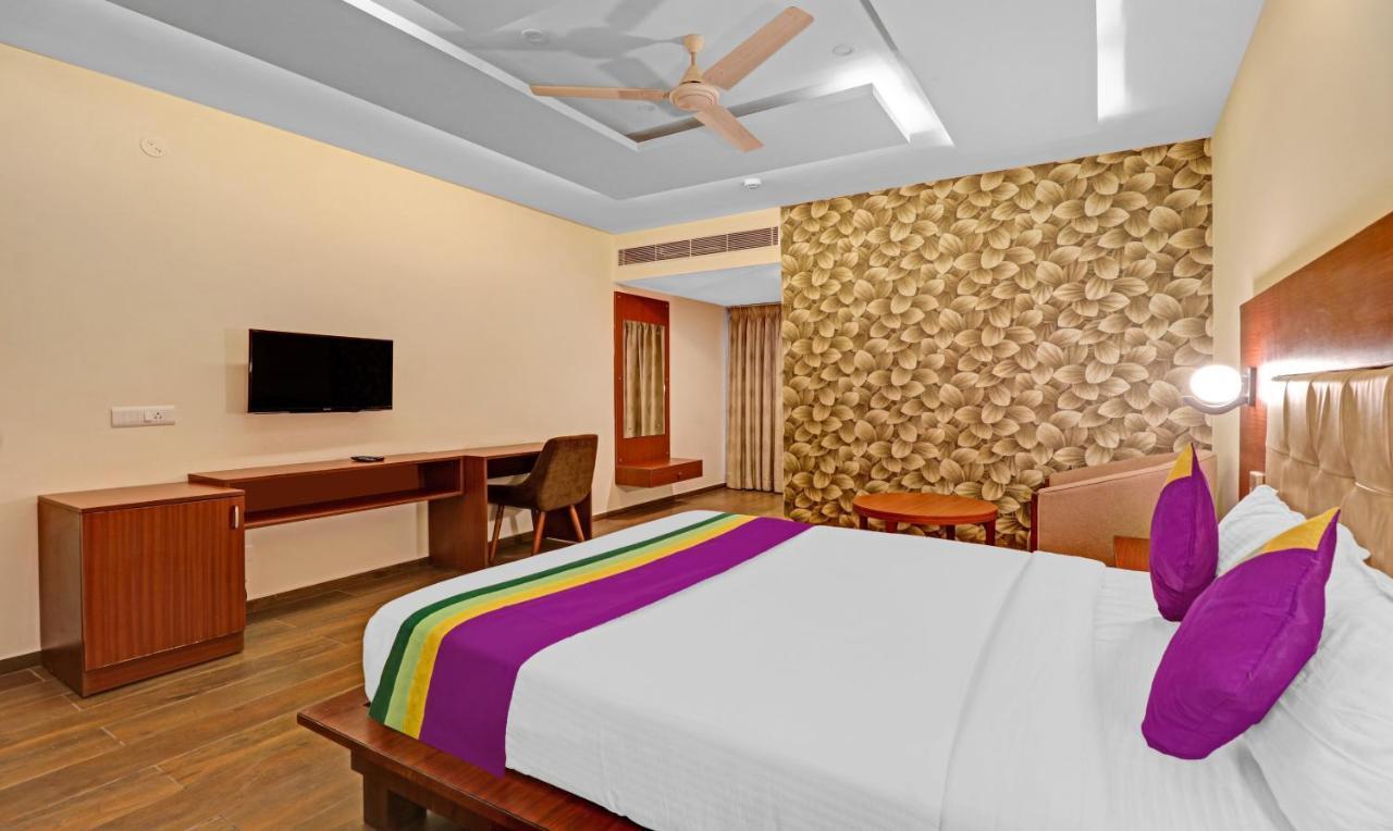 Treebo Premium Runway Suites, Marathahalli Bangalore Exteriör bild