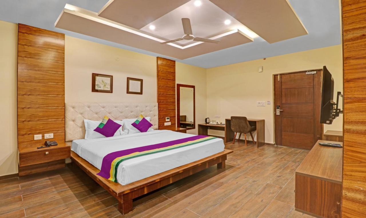 Treebo Premium Runway Suites, Marathahalli Bangalore Exteriör bild